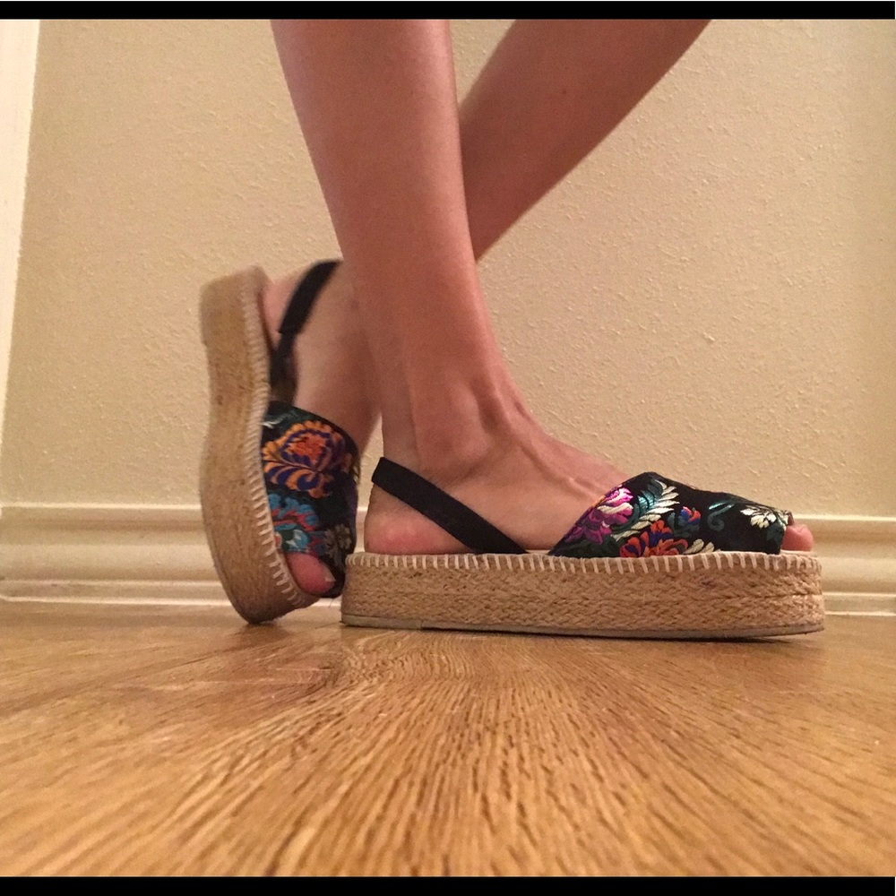 Wedged sandals